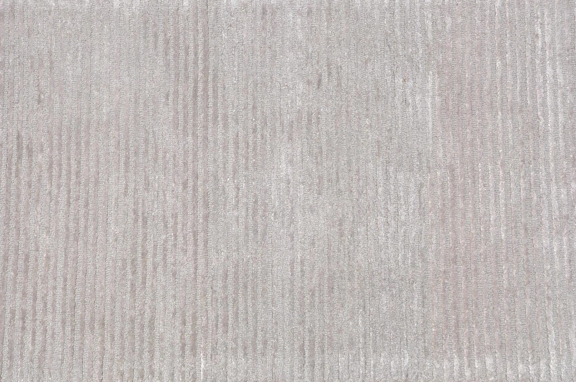 Edgy Collection Tufted Silver Area Rug- 2' 6" X 10' 0"
