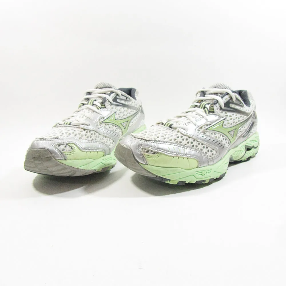 MIZUNO Wave Precision