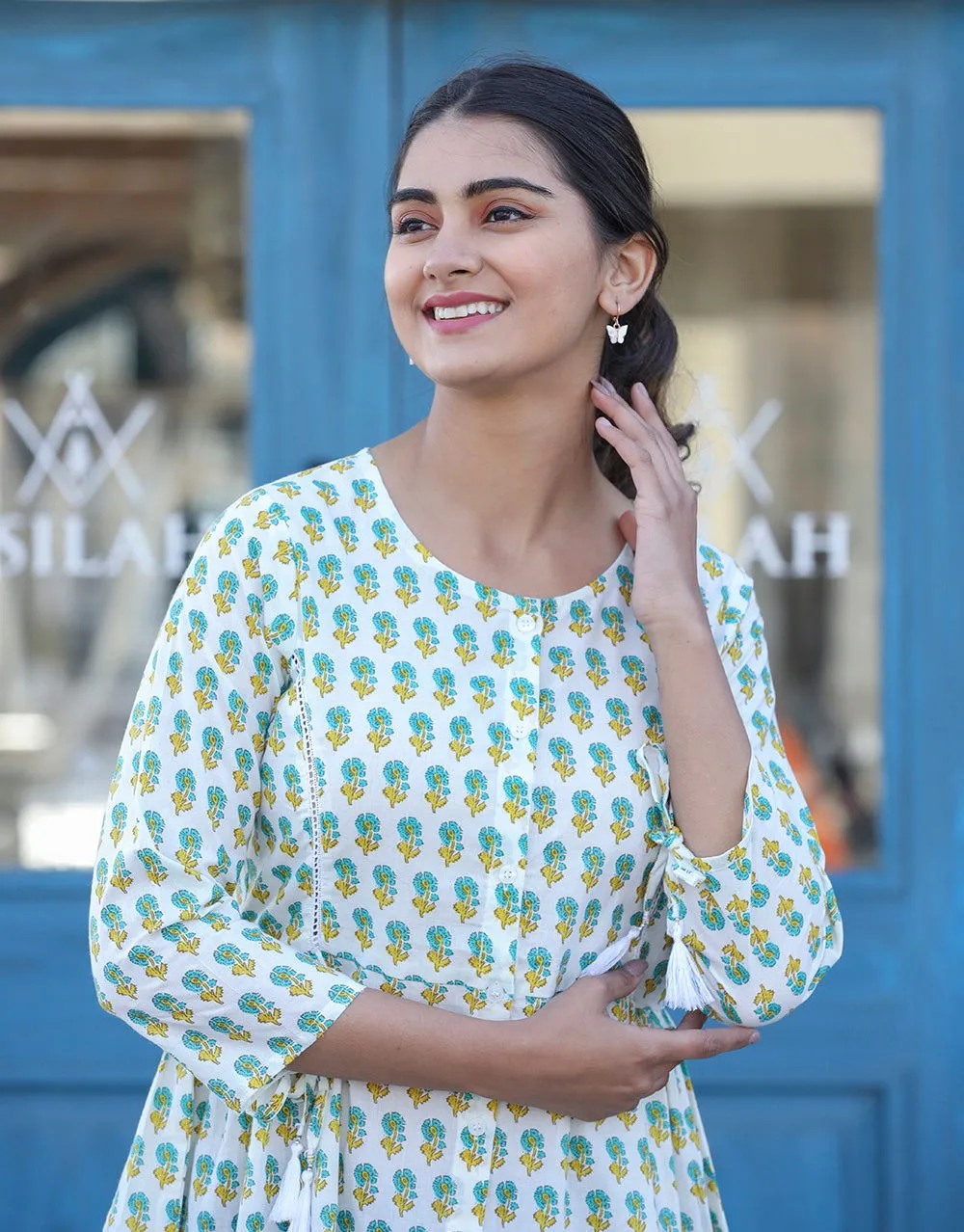 White-Green Floral Print Cotton Shirt Style Tunic  (pack of 1)